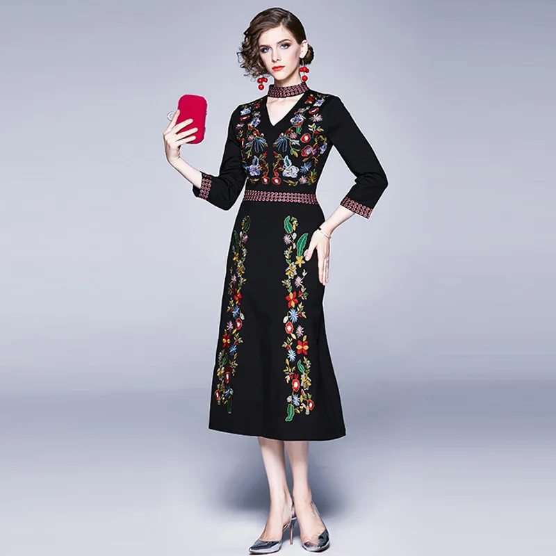 

2020 new women's dress v-neck seven-minute sleeve heavy embroidery black mid-waist dress retro dress
