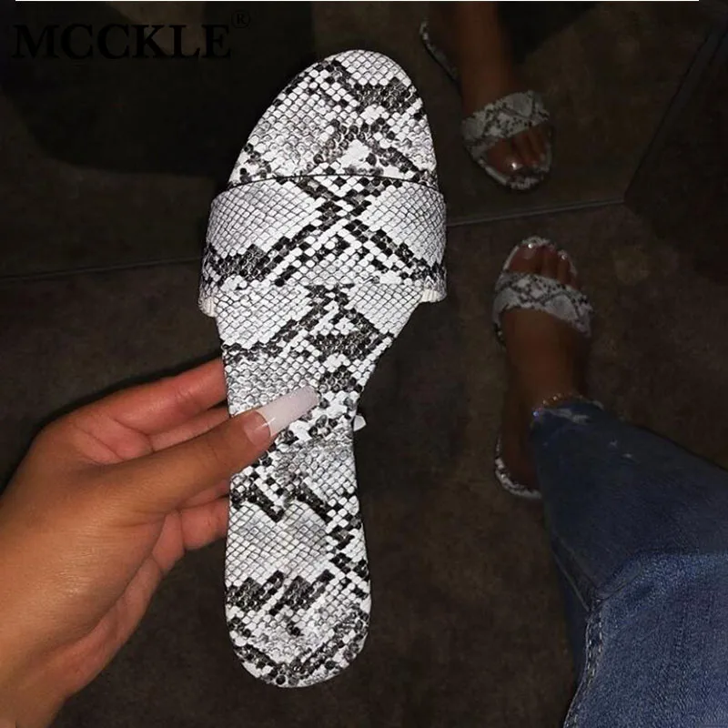 MCCKLE женские летние тапочки из змеиной кожи пляжные шлепанцы с открытым носком