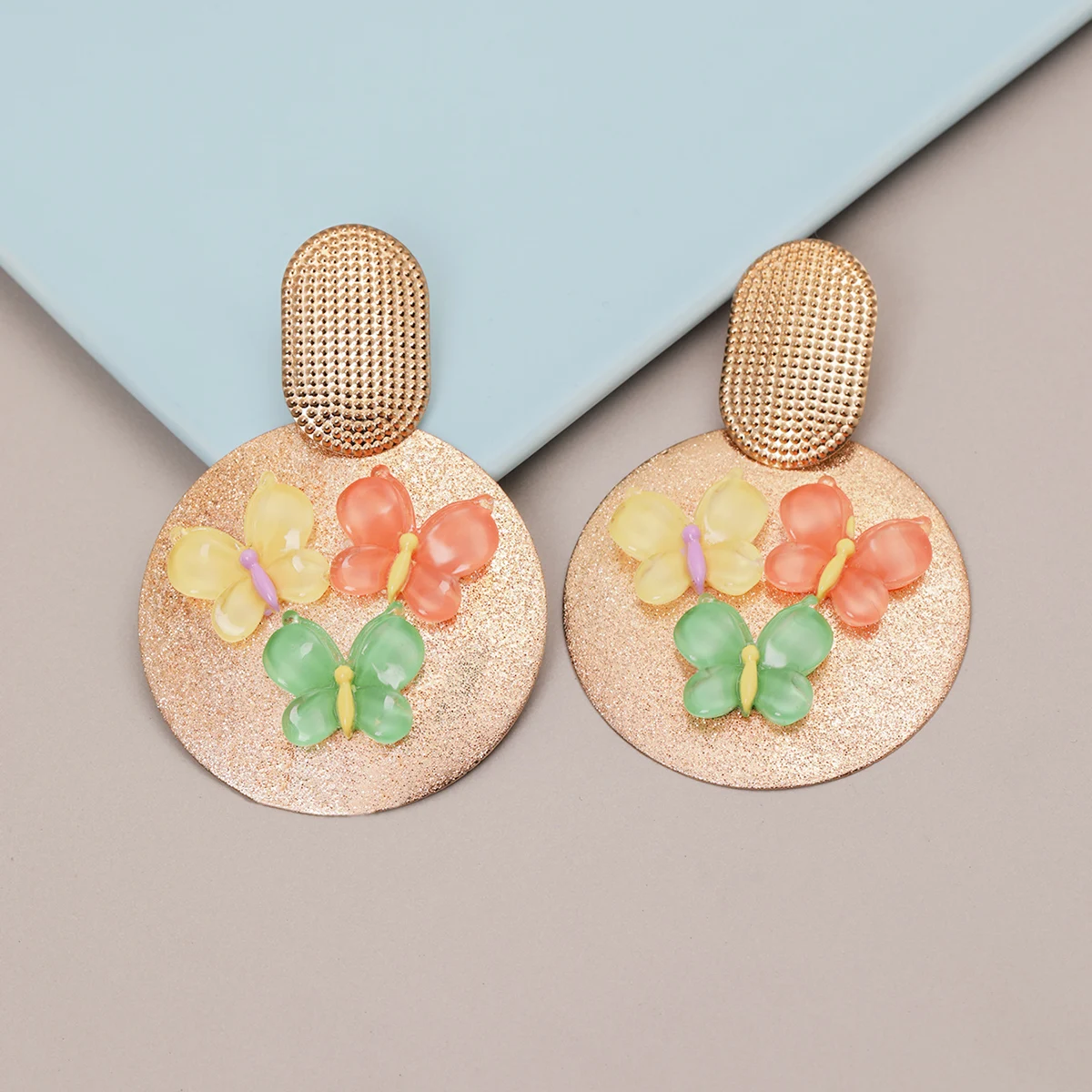

2021 New Retro Geometric Circular Sticky Flower Female Fashion Temperament Gold Ring Ear Metal Alloy Ear Studs Jewelry Female