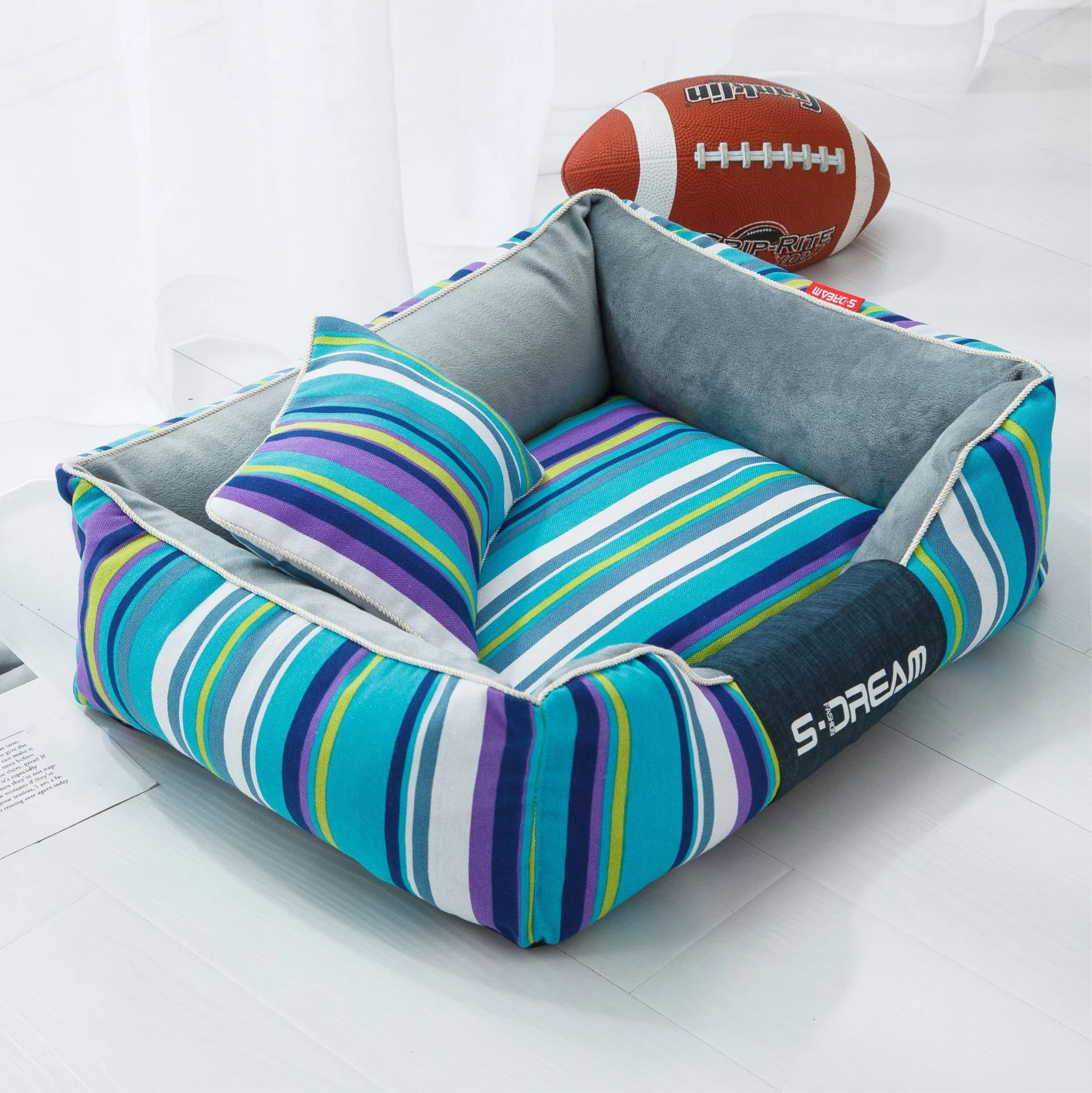 

Color Stripe Dog Bed House Cats Bed Winter Warm Dogs Kennel For Labrador Bulldog Golden Retriever Soft Nest Dogs Basket Kennel