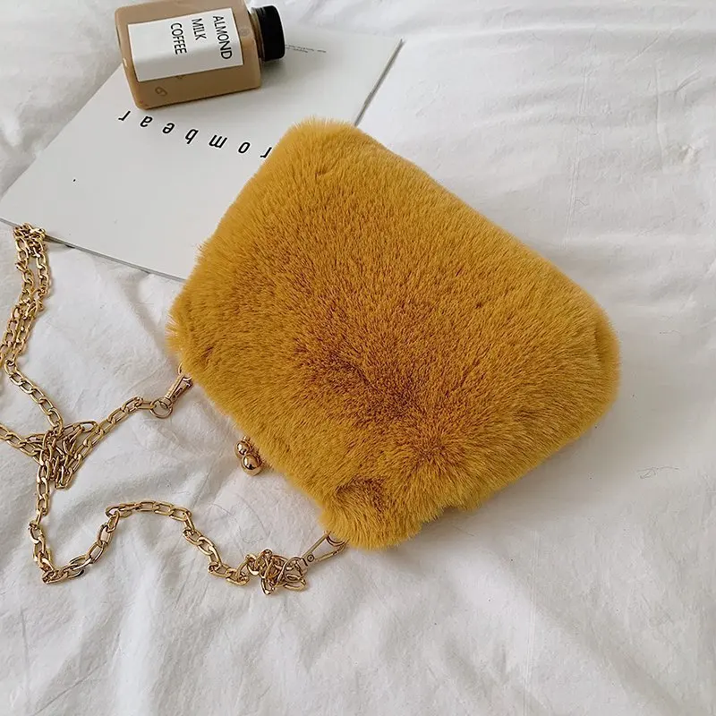 

Women's Versatile Bag Nice Looking Plush Shoulder Bag Autumn And Winter New Small Bag Lady's Plush Messenger Chain Cheap Bag