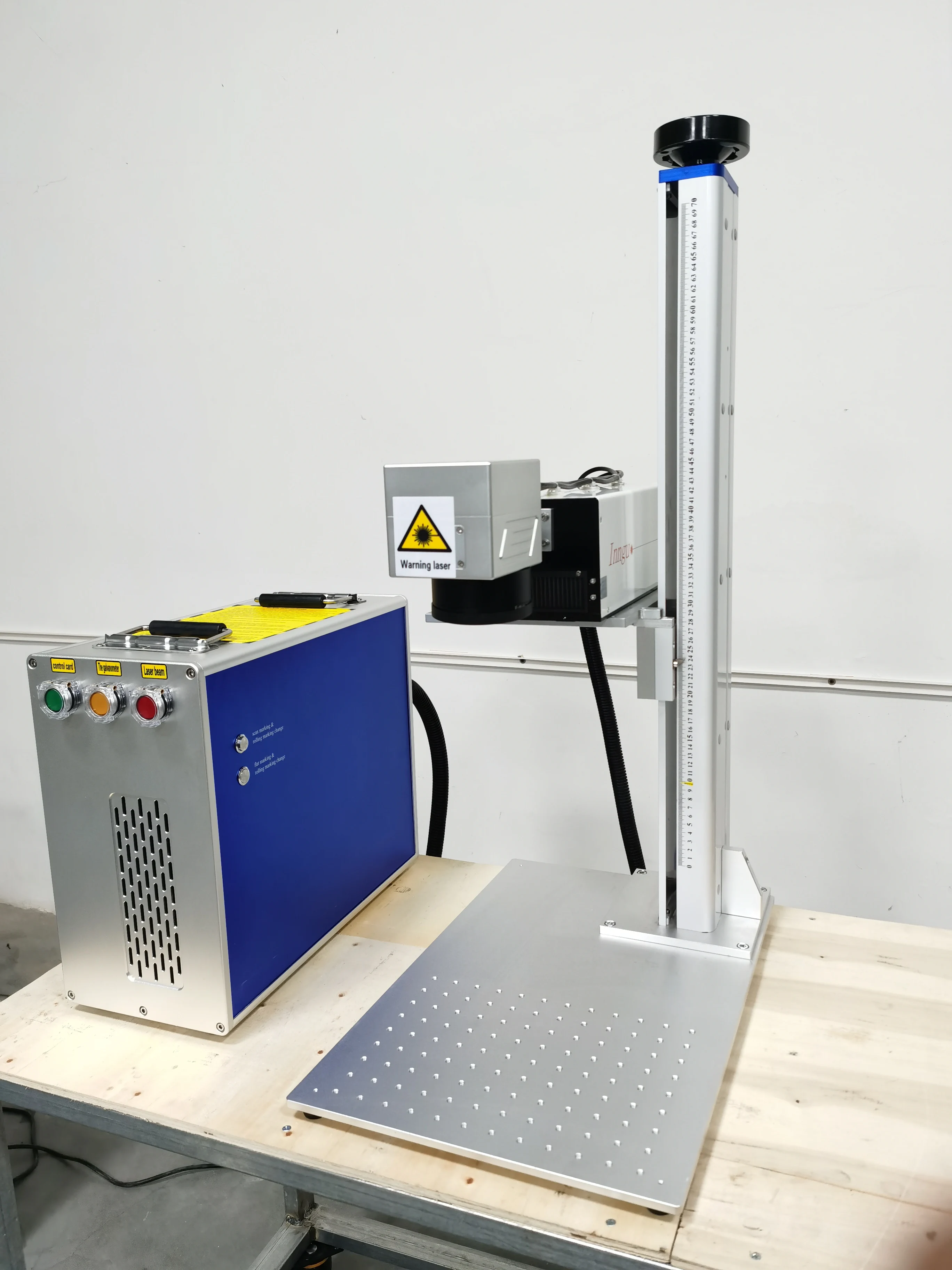 Высокоточная вращающаяся машина для лазерной маркировки бутылок и стаканов вина