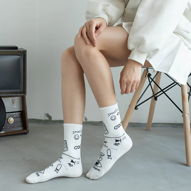 2021 Black and White Smiley Doodle Illustration Letter Love Women's Men Socks Trendy Harajuku Printed Socks Neutral Crew Socks