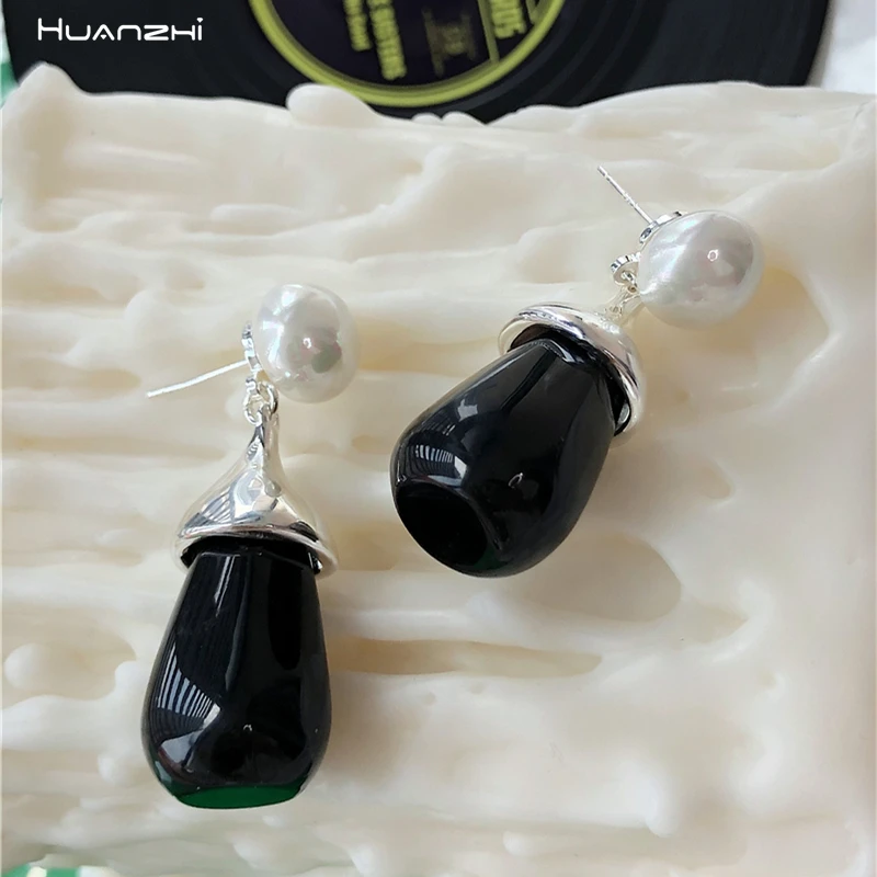 

HUANZHI 2021 новые винтажные жемчужные черные агатовые серьги-капли металлические серебряные серьги неправильной формы для женщин и девушек юве...