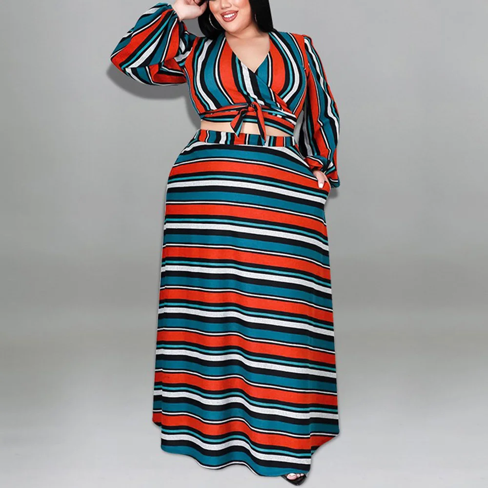 

Женский осенний костюм с юбкой в полоску, с глубоким v-образным вырезом и длинным рукавом