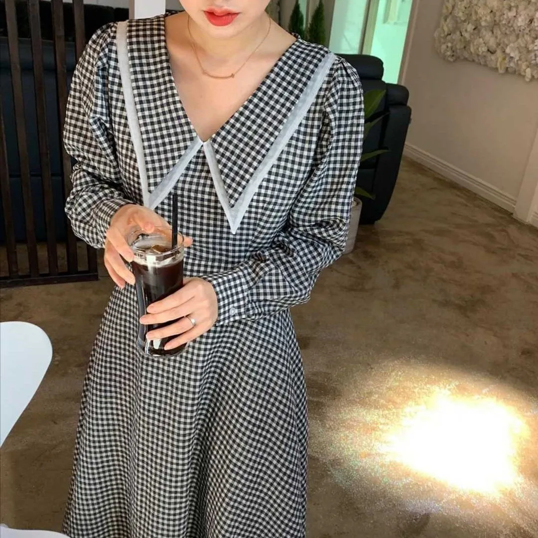 

Корейское шикарное французское милое молодежное ретро платье миди в западном стиле с заостренным воротником в клетку для весны