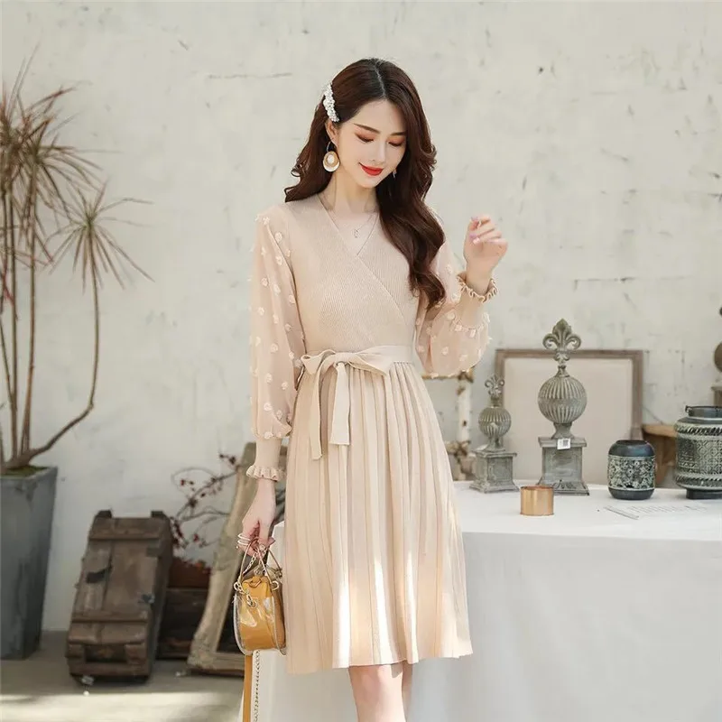 

Spring Autumn Chiffon Patchwork Knitted Dress Ladies Elegant Lace Petal Sleeve V-neck Slim Mid-length Sweater Dresses LR1632