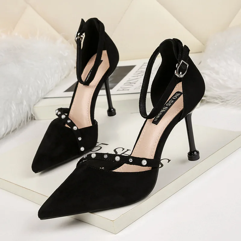 Korean version of the fashion pointed pearl high heels nightclub was thin with a female sandals stiletto temperament |