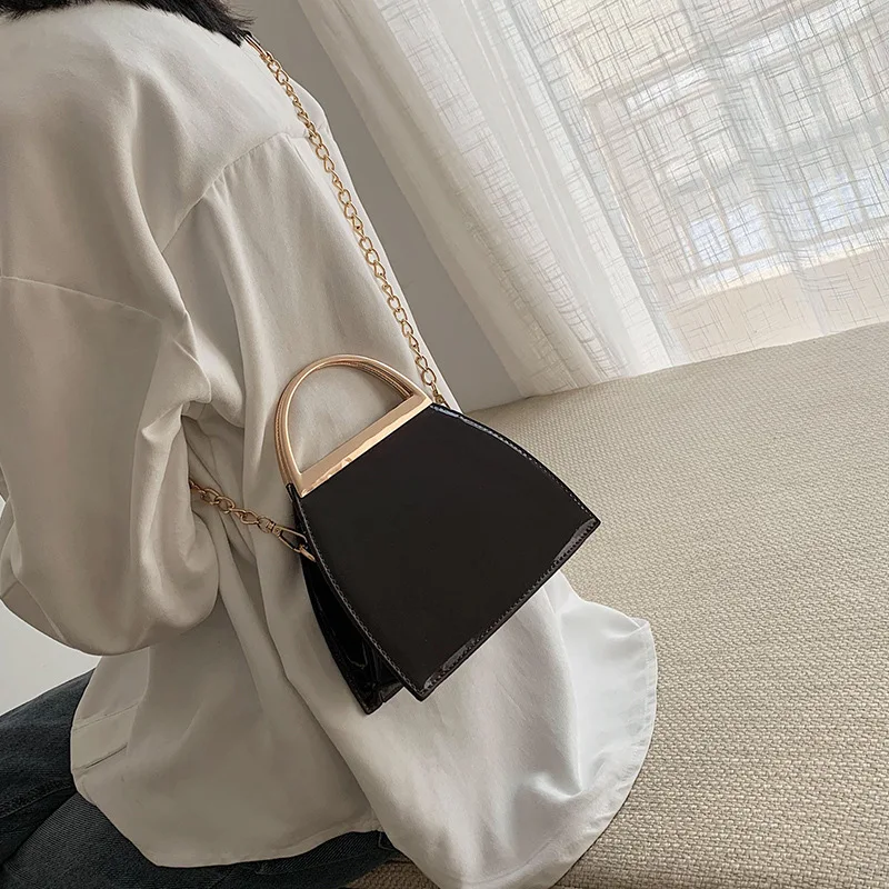Женская сумка новинка 2020 лакированная кожа дизайнерская модная на цепочке через