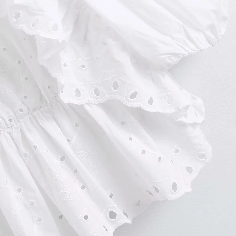 

2020 Summer Women Vintage Blouses Shirts Top Half Sleeve V-Neck Embroidery Hollow Out Shirt Female Elegant White blusas camisa