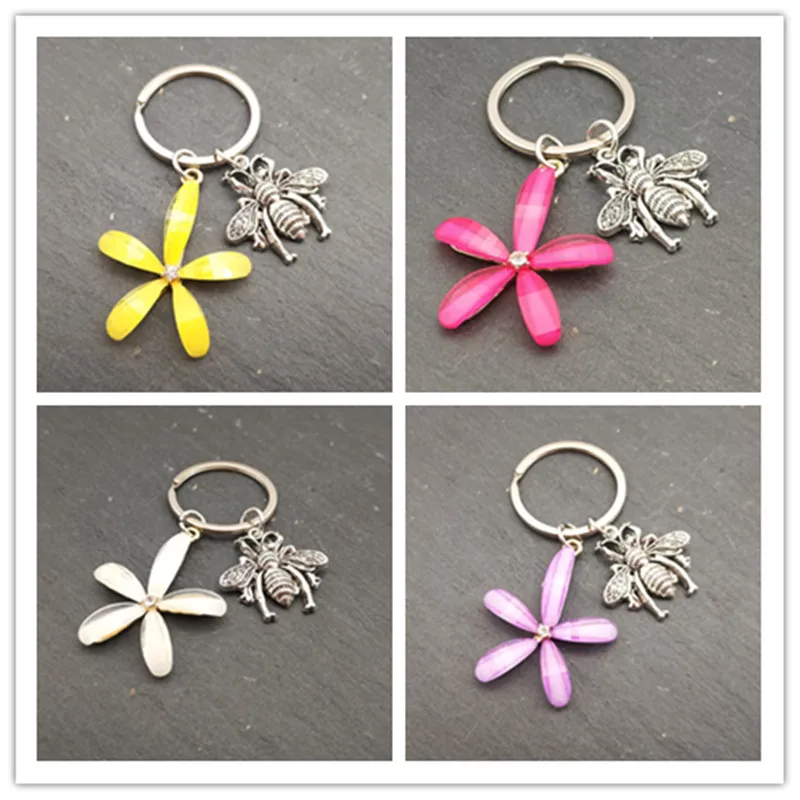 Модный брелок с подвеской в виде насекомого милой маленькой Пчелкой цветочное