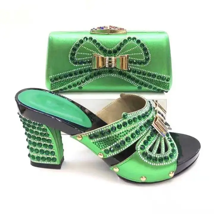 Лидер продаж зеленые женские модельные туфли подходящая сумочка со стразами и