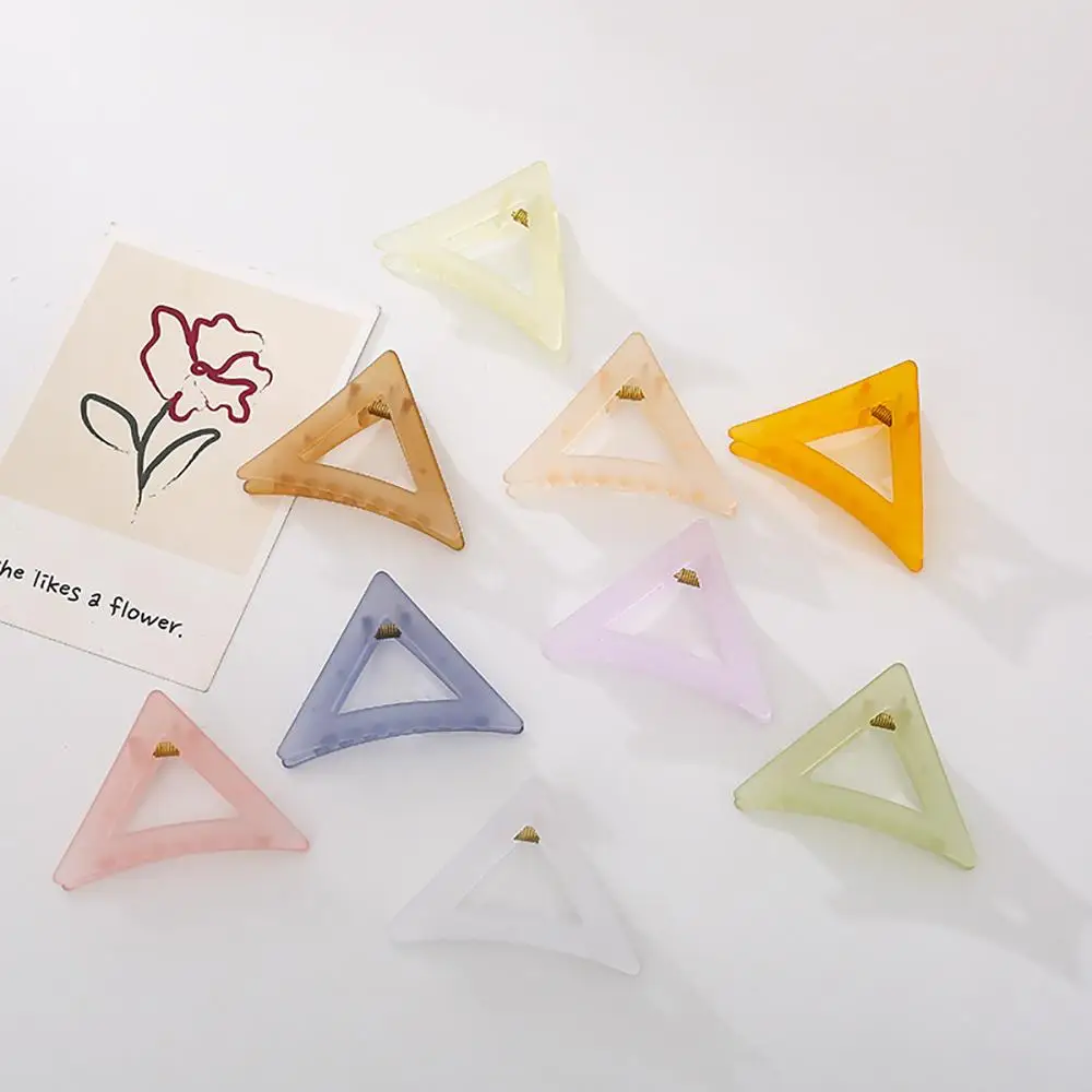 

Заколка для волос в Корейском стиле простая матовая карамельного цвета прозрачная акриловая Геометрическая треугольная заколка для конск...