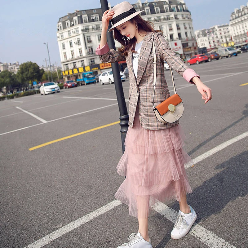 

HStar 2020 Vintage Single Button Plaid Women Blazer Spring Summer Pockets Jackets Female Retro Suits Coat Work Outerwear Blaser