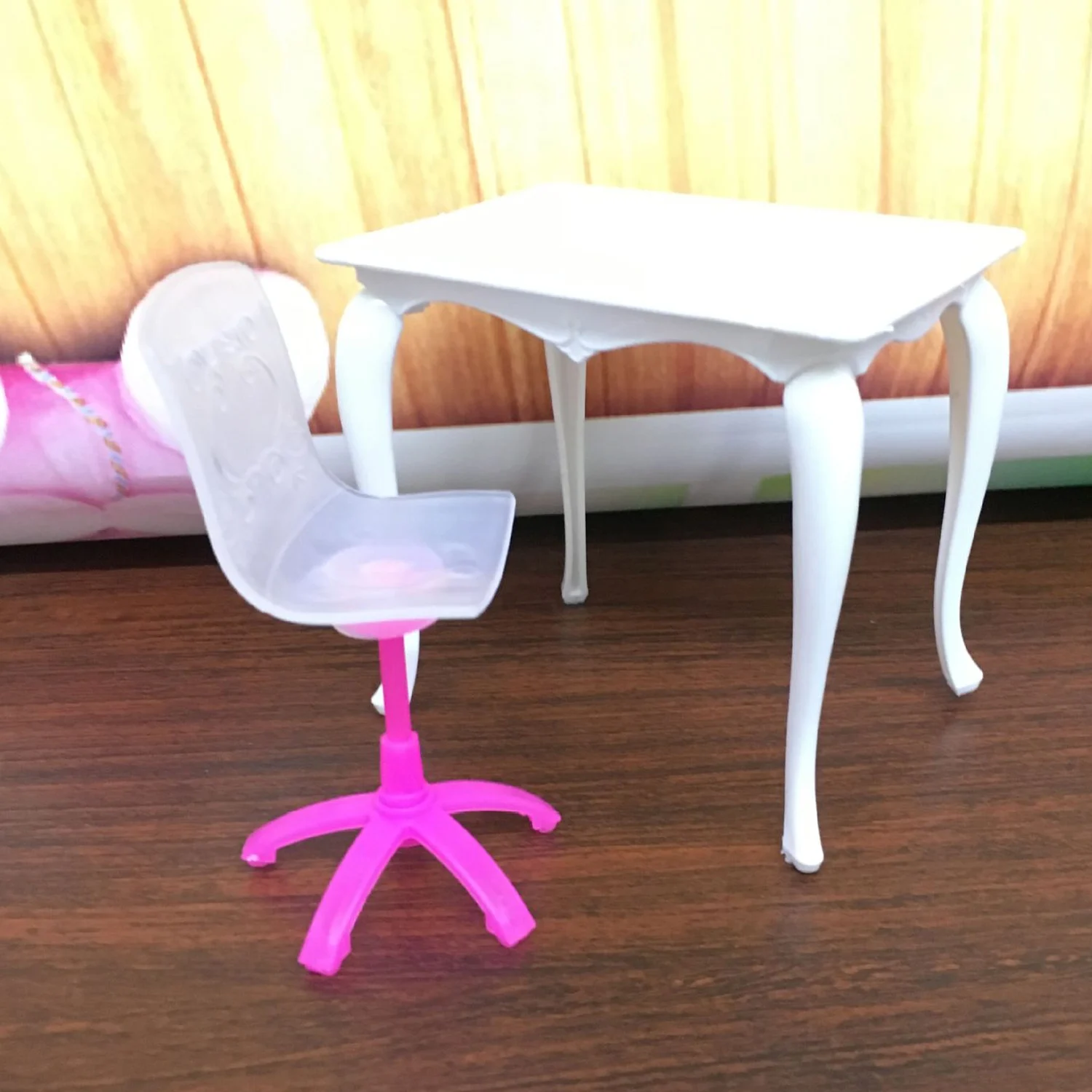 Настольные лампы стул для ноутбука кукольного дома 4 шт. аксессуары кукол Барби