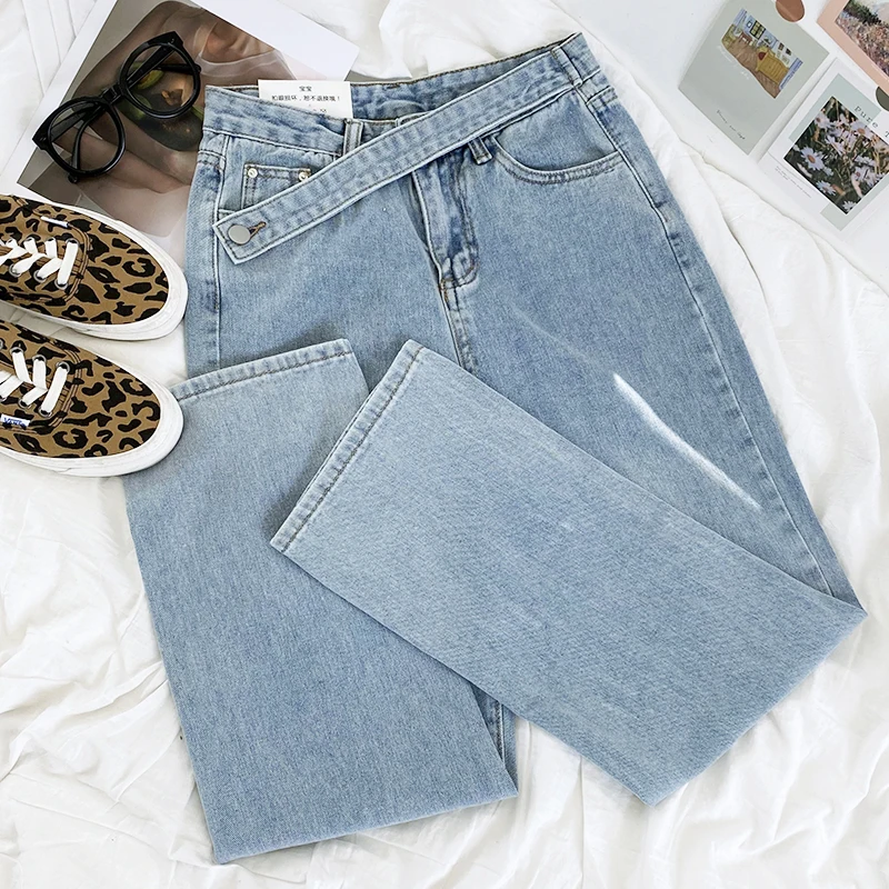 

Нерегулярные ремень дизайн мыть с ослабленной завышенной талией Прямые джинсовые штаны