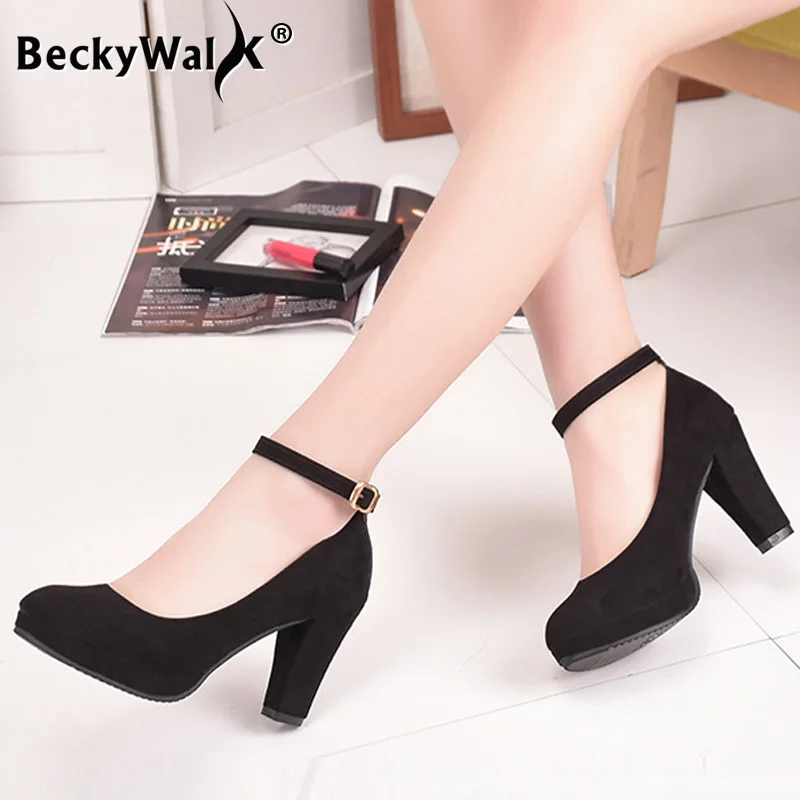 Осенние женские замшевые туфли на высоком каблуке и платформе с ремешком удобные