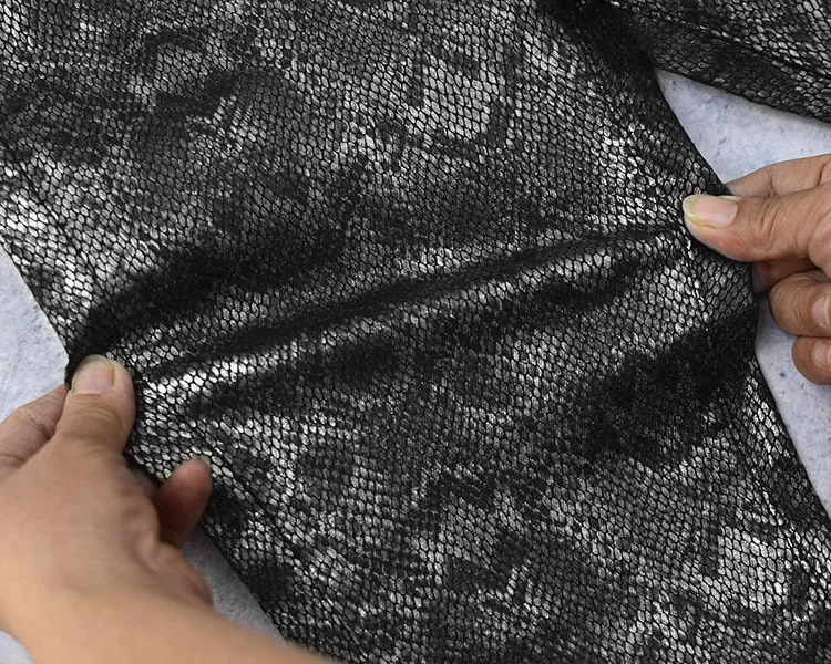 

2019 Winter Stretch Female Golden Snake Print Women Trousers PU Leather Pants High Waist Casual Pencil Pants Joggers Women Pants