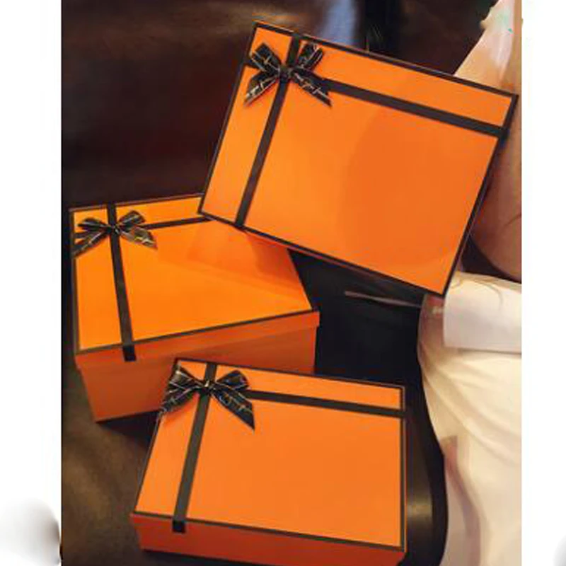Модная подарочная коробка с бантом оранжевый черный бронзирующий бант вечерние