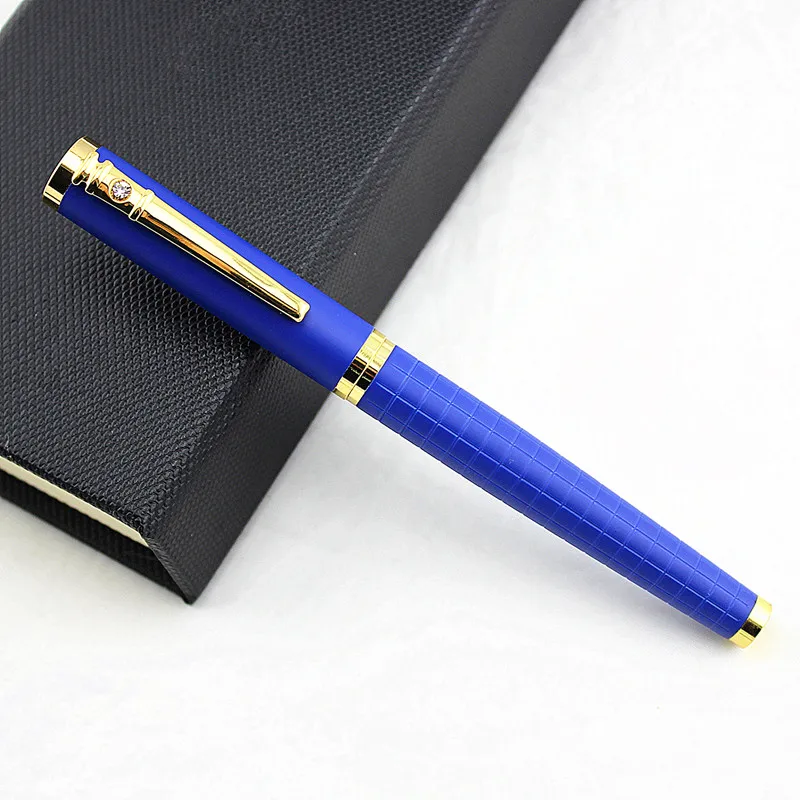 Роскошная шариковая ручка со сменными стержнями в деловом стиле Золотая