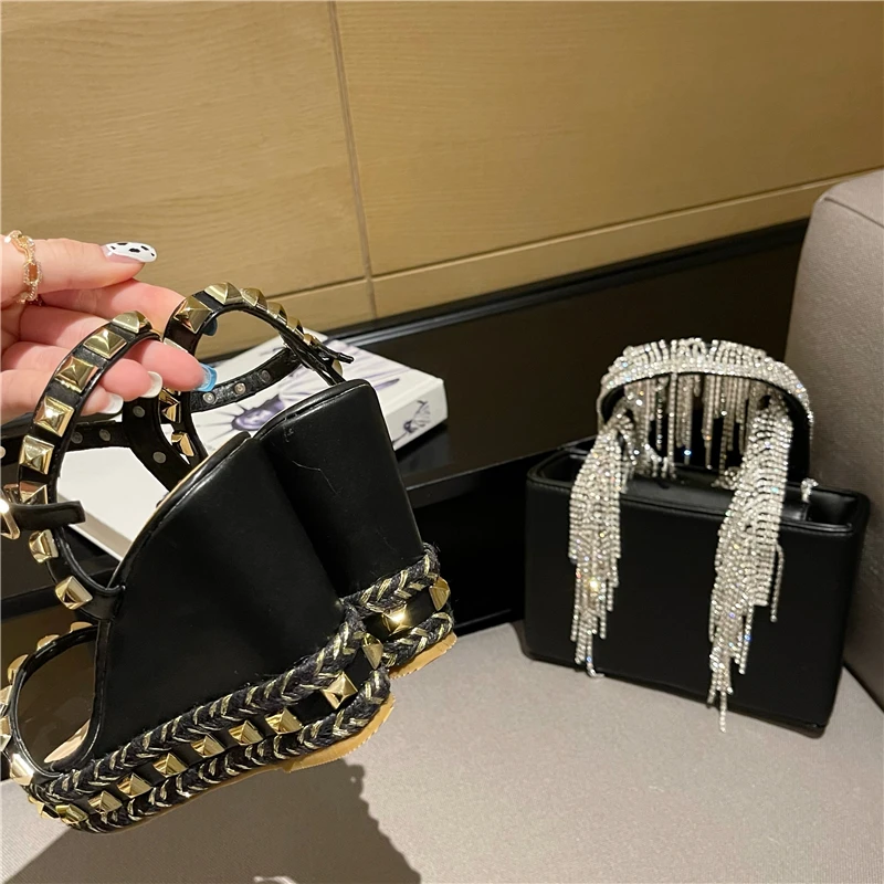 

Ladies Wedges Straw Sandals 2021 New Summer Ladies Thick-Soled Rivet Sandals Non-Slip Ladies Casual Women Sandals Roman Sandals