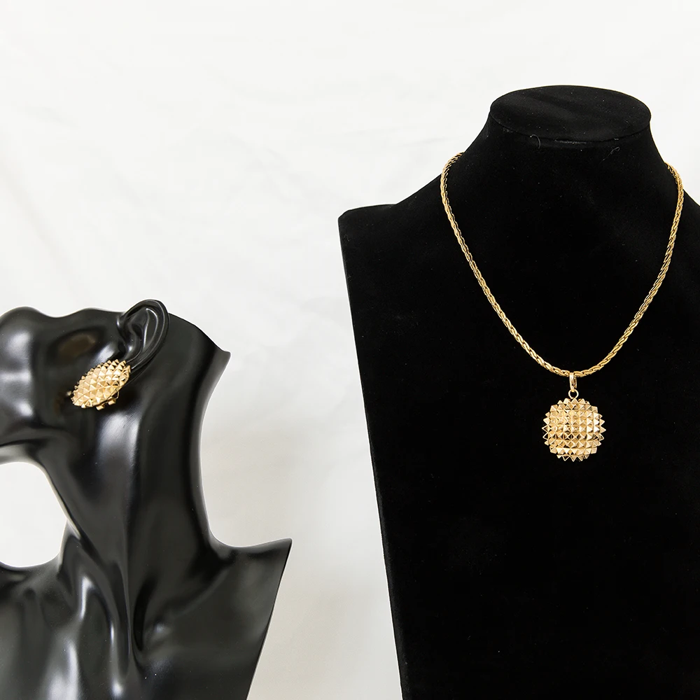 

Exquisite Style Golden Color High Quality Copper Necklace And Earrings Jewelry Set For Women Popular Design