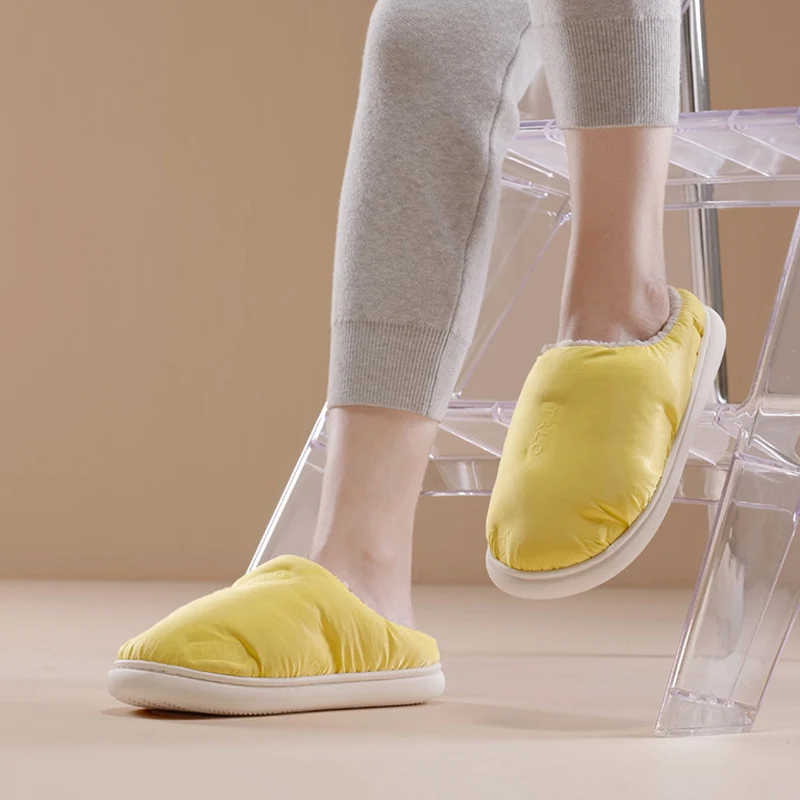 

2021 Winter New Arrived Women Winter Cutton Slippers Thick Button Down Warm Leisure Shoes Water Proof Non Slip Indoor Shoes
