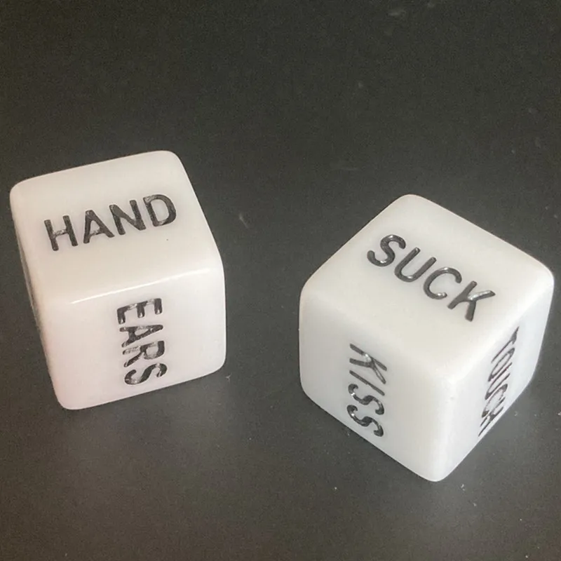 

Новинка 2021, 2 шт./компл. Веселые романтические игральные кости для влюбленных пар, забавная игрушка для флирта для взрослых пар, белые сексуа...