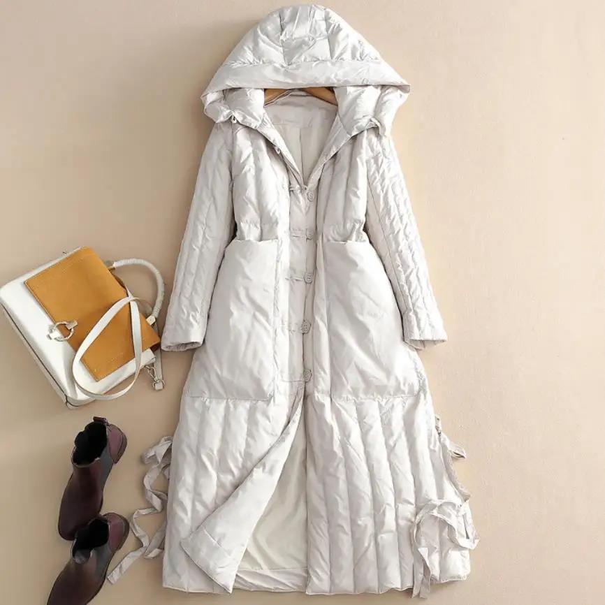 Женская куртка с капюшоном зимняя винтажная на белом утином пуху свободная