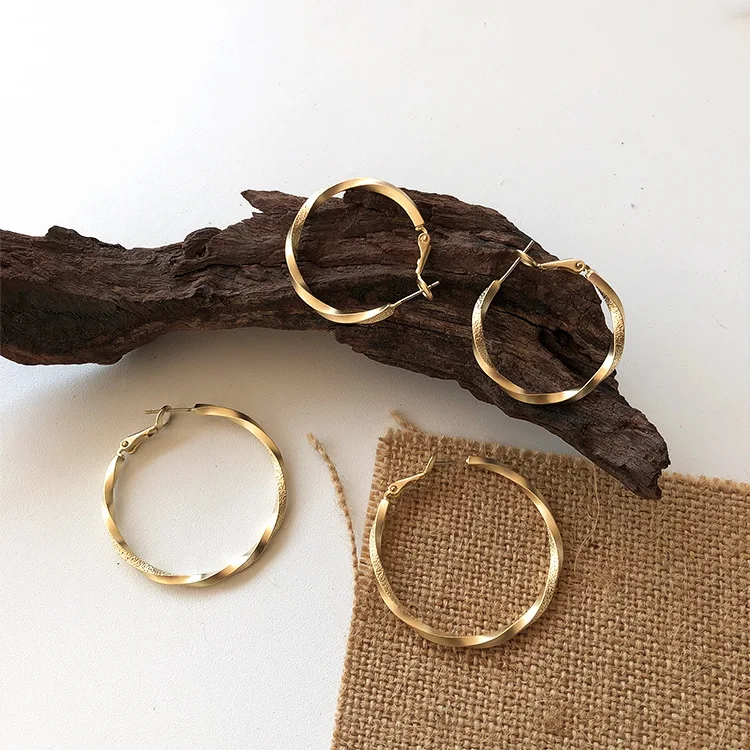 AOMU Classic Minimalist Metal Gold Multi Size Hollow Round Geometric Loop Hoop Earrings for Bohemia Women Gifts Jewelry серьги
