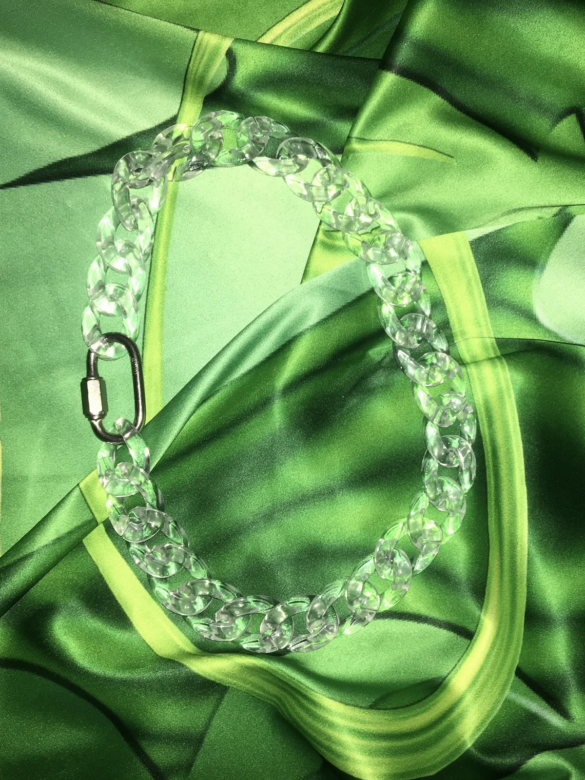 

Transparent acrylic insurance clasp hip hop trend men's and women's necklaces can match the couple chain accessories