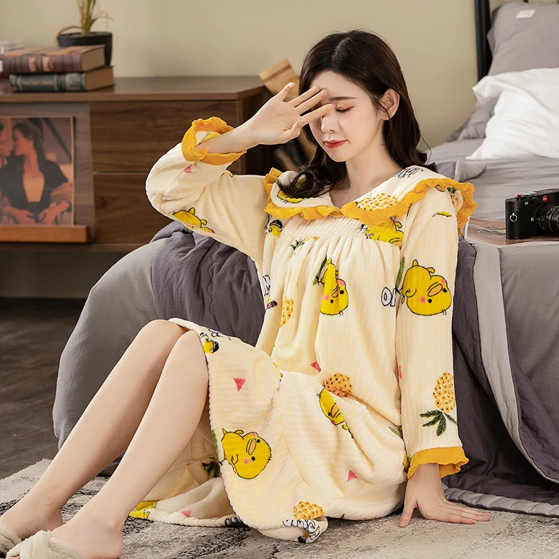 

Winter New Cartoon Carrot Print Flannel Pit Women Nightgown Thick Warm Coral Velvet Sleep Dress Long Sleeve Female Nightdress