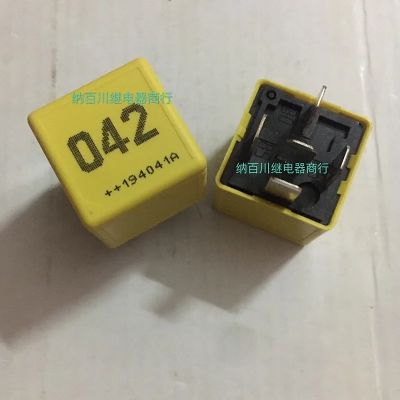 

V23134-A52-X492 5pin 40A 12V 042 Relay for Mercedes Benz
