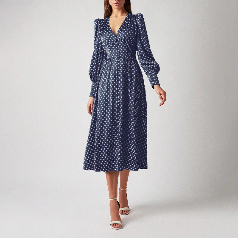 Женское однобортное атласное платье средней длины элегантное привлекательное