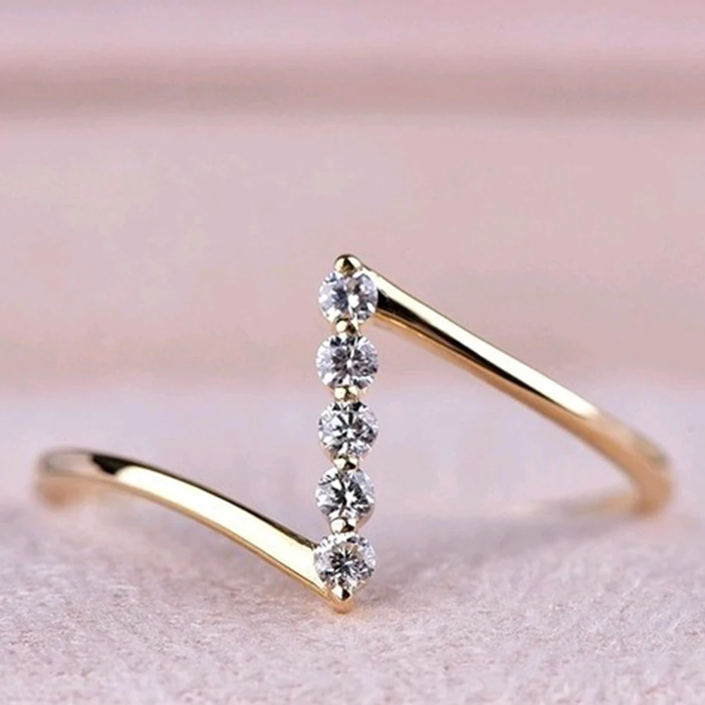 

2021 Simple Personality Geometric Letter Closed Ring for Women Female Rose Gold Cute Rings Jewelry Party Birthday Wedding Gift
