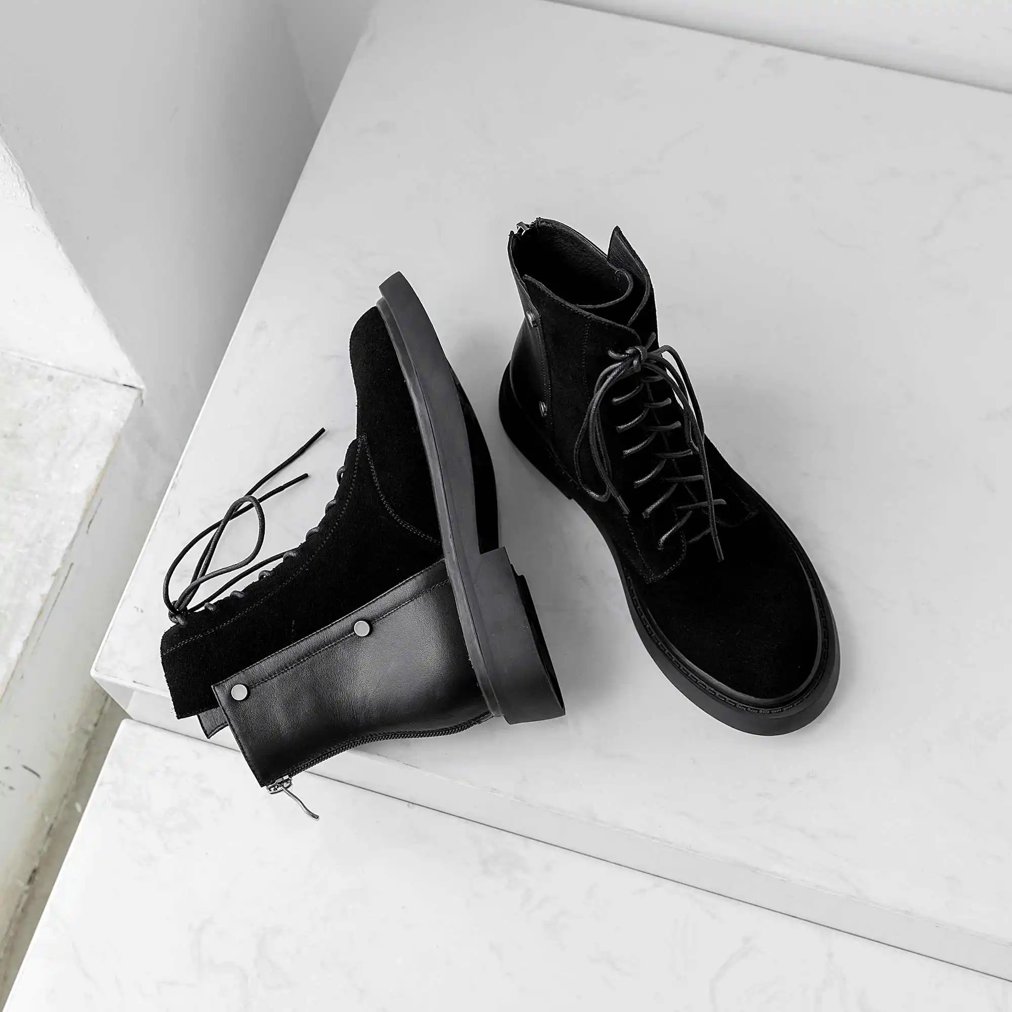 Online Krazing Pot Desain Baru Kulit Sapi Patchwork Sepatu Rock Paku Keling Med Sepatu Hak Round Toe Renda Kampus Musim Dingin Hangat Pergelangan Kaki Sepatu L26