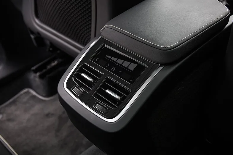 

Подходит для Volvo 18-20 XC60 интерьера модификации сзади подлокотник воздуха декоративная рамка выпускного отверстия, розетка кондиционера блес...