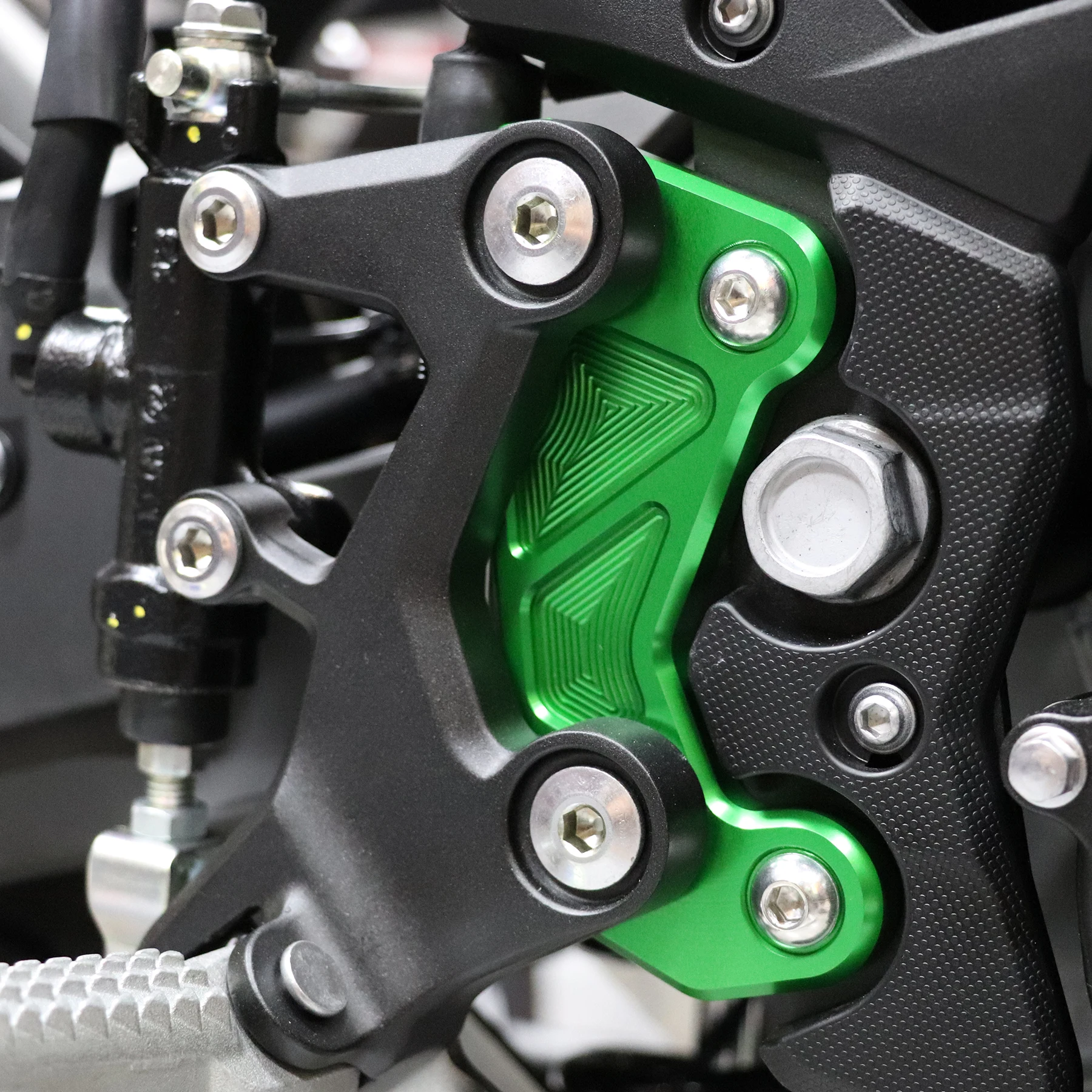 

For Kawasaki NINJA400 Z400 Ninja 400 Motorcycle Heightening Foot Pedal Raising Bracket CNC Front Pedal Rear Moving Bracket