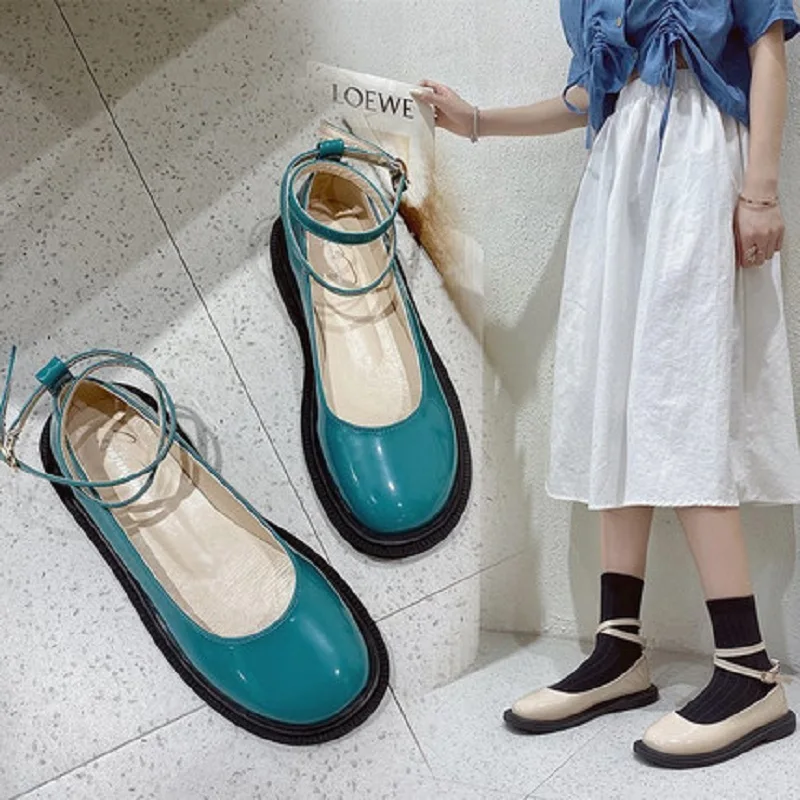 

Женские туфли с пряжкой в британском и корейском стиле, однотонные маленькие кожаные туфли на плоской подошве, с круглым носком, на лето