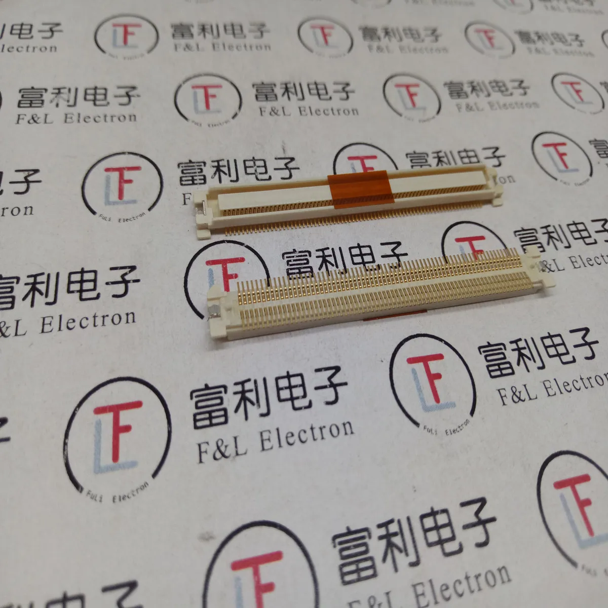 

2pcs/lot 529211404 140P Board to board male Connector Connector