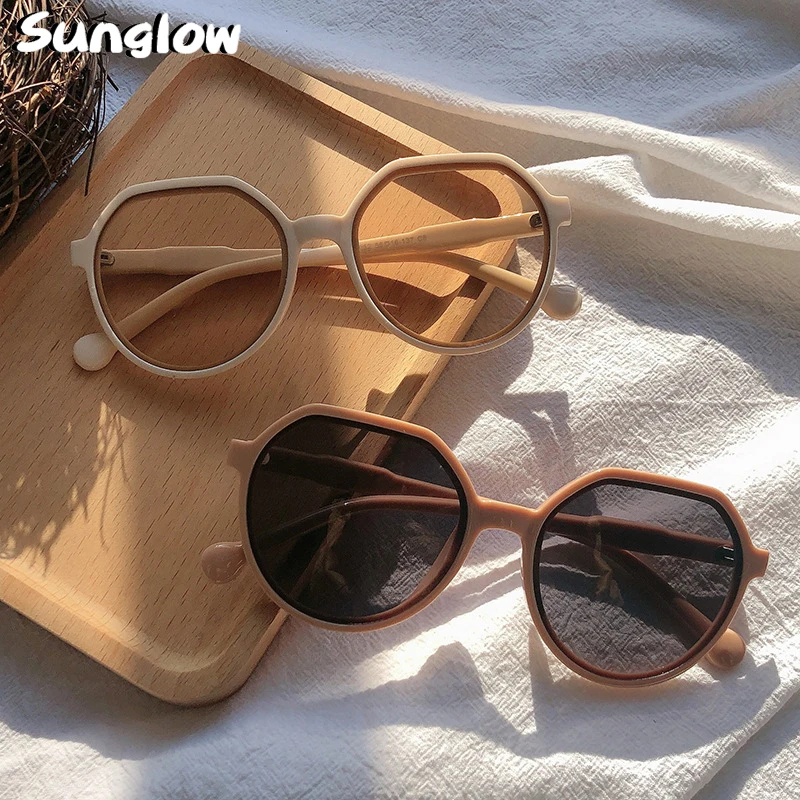 

Sunglow Sun Glasses For Women Fashion 2021 Sunglasses For Summer Shade Sunscreen Trendy Khaki Eyewear Unisex Style