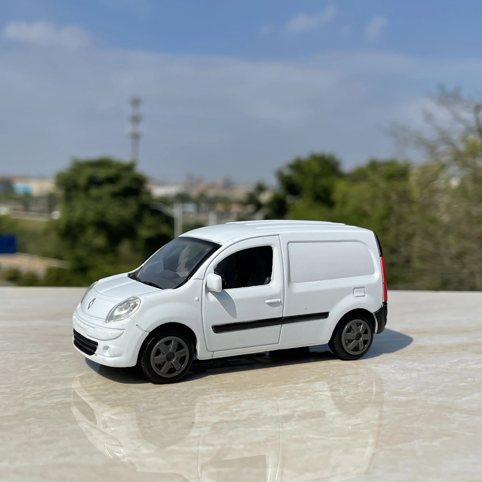 

1/43 New Special Price Die-casting Metal French Mini Truck Model Furniture Display Collection Toys For Children