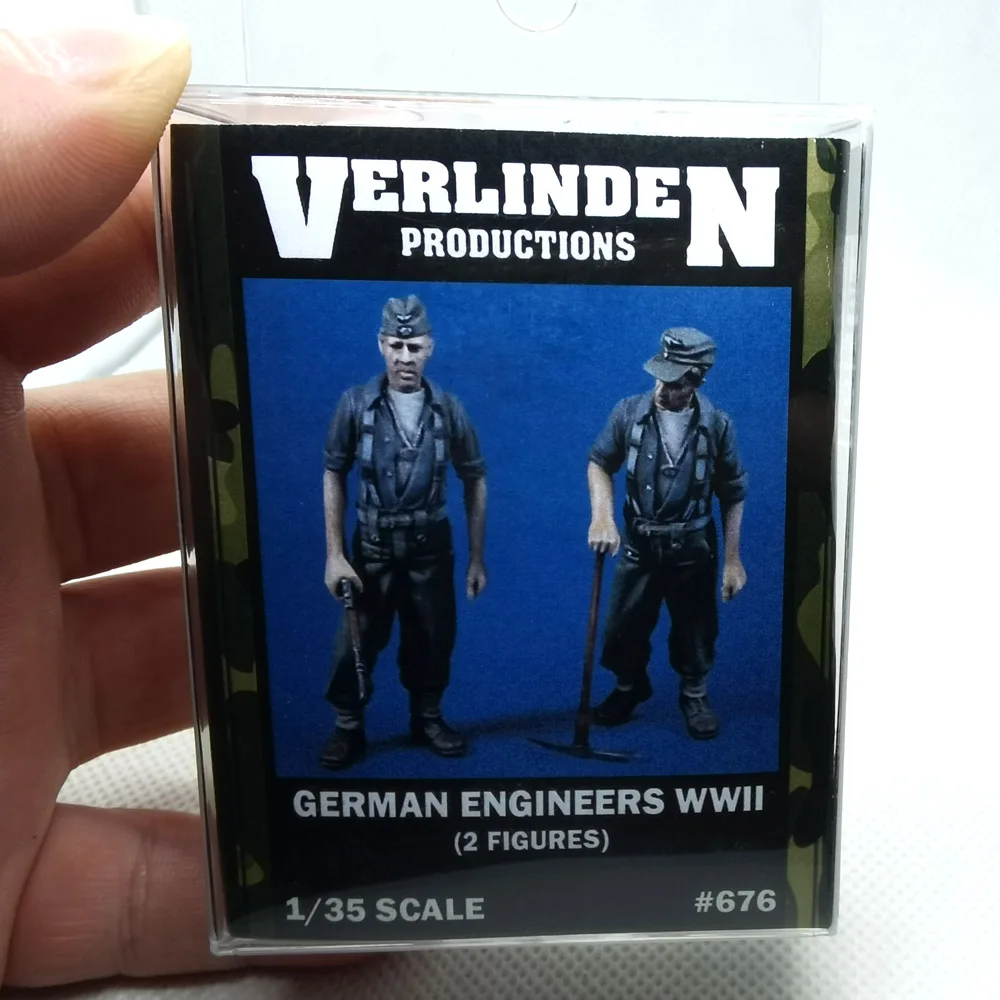 

1/35 Scale WWII German Wehrmacht Engineers (2 Figures/Set) VERLINDEN #676 Resin Kits Unassembled Uncolored