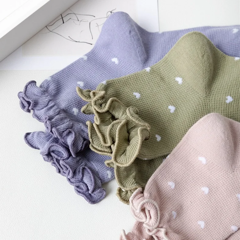 

1 Pair Women Spring Summer Socks Cotton Cute Fashion Casual Comfortable Socks Heart Embroidered Candy-Colored Women Long Socks