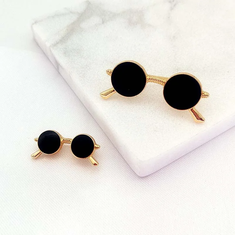 

Cute Glasses Brooches for Women Metal Vintage Pin Cartoon Black Glass Pin Badge Styles Backpack Accessories