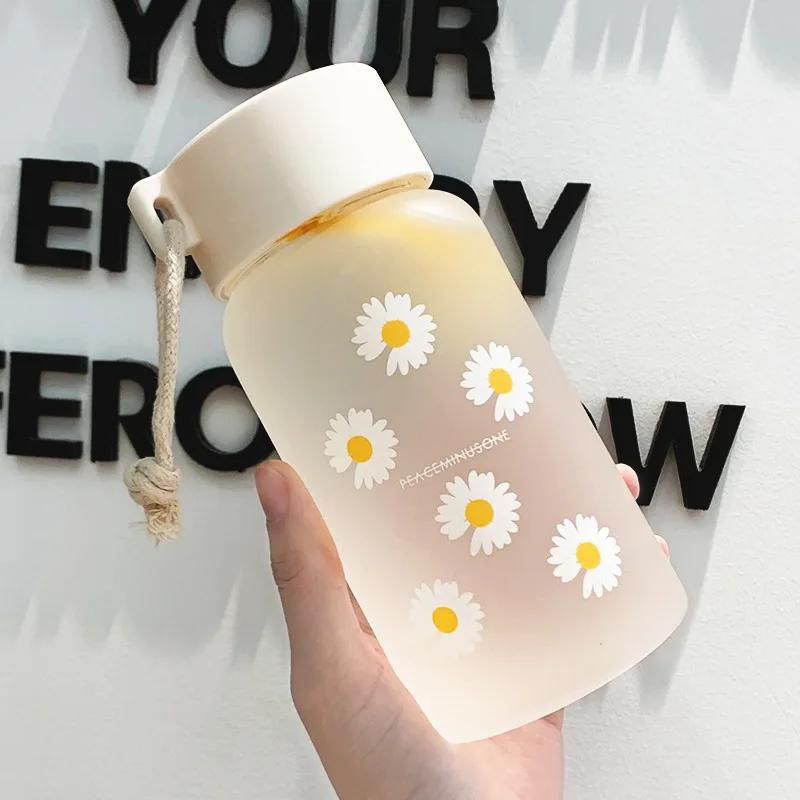 

500ml Small Daisy Transparent Plastic Water Bottles BPA Free Creative Frosted Water Bottle With Portable Rope Travel Tea Cup