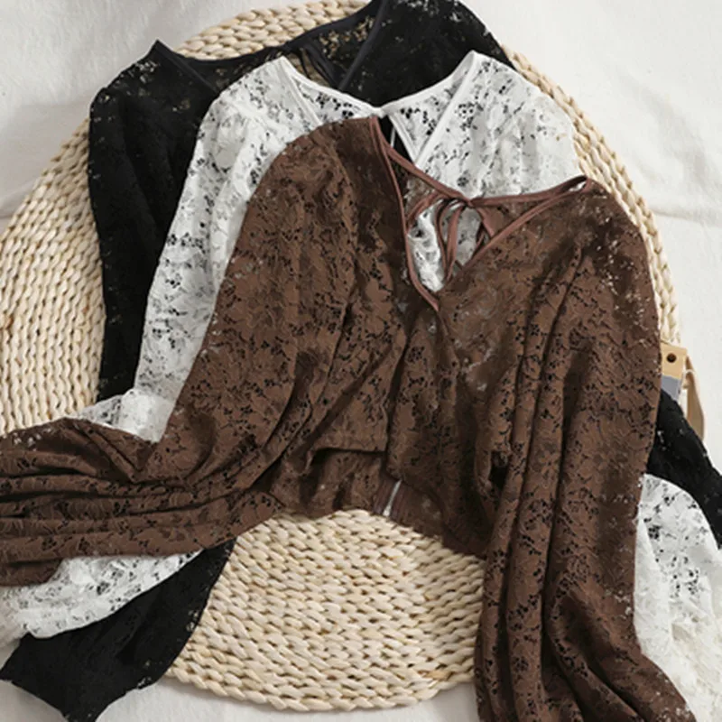 Осень 2021 женская тонкая короткая Прозрачная кружевная рубашка с V-образным