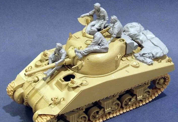 Новый unassed 1/35 anicent crew включает в себя 4 человека и контейнер (без резервуара)
