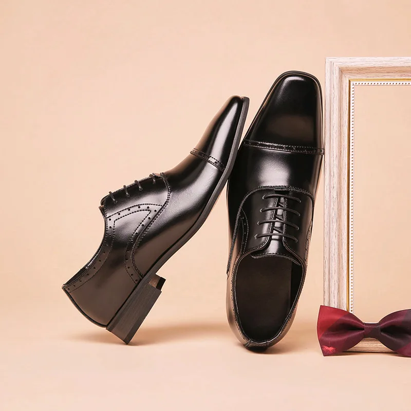 

2021 New Leather British Business Formal Shoes Men's Carved Brooch Gentleman Men's Shoes Wedding Shoes for Men Men Dress Shoes