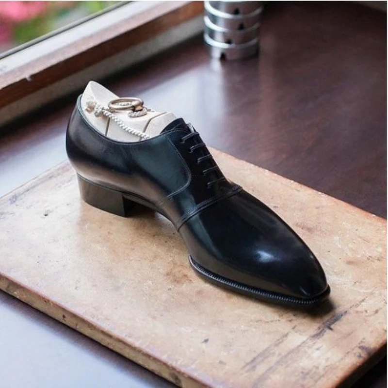 

2021 Summer New Handsome British Black Business Casual Formal Leather Shoes Men's Fashion Young Brock Carved 4kd140
